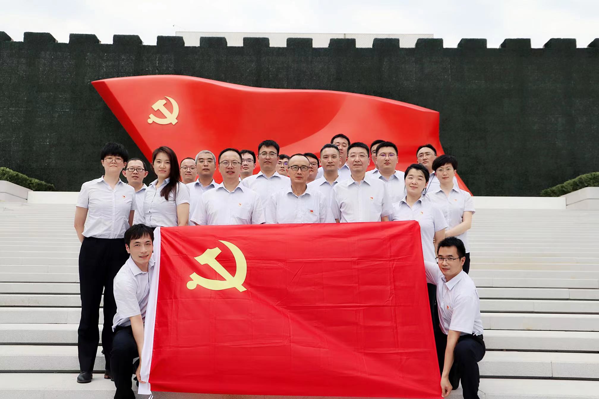 合影-外.jpg 合影-外.jpg